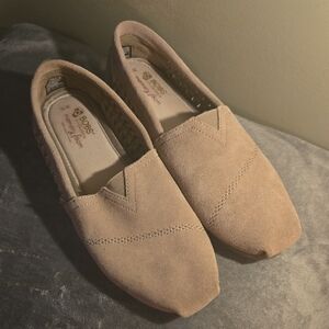 Skechers BOBS Tan Suede Loafers
